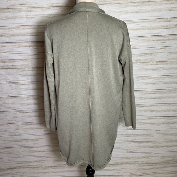 Forever 21 Cardigan - Picture 2 of 3